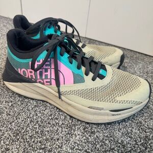 The North Face Vectiv Enduris Woman’s Trail Running Shoes Sz 9.5 Black Teal Pink